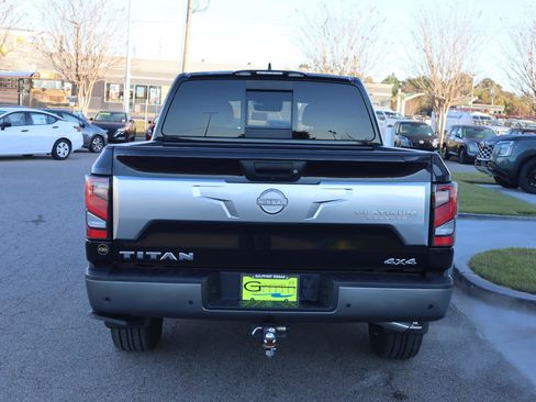 Used 2023 Nissan Titan Platinum Reserve w/ Moonroof Package image 9