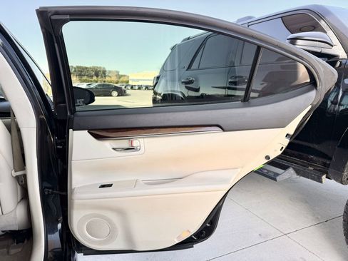 Used 2014 Lexus ES 350 w/ Premium Package image 21