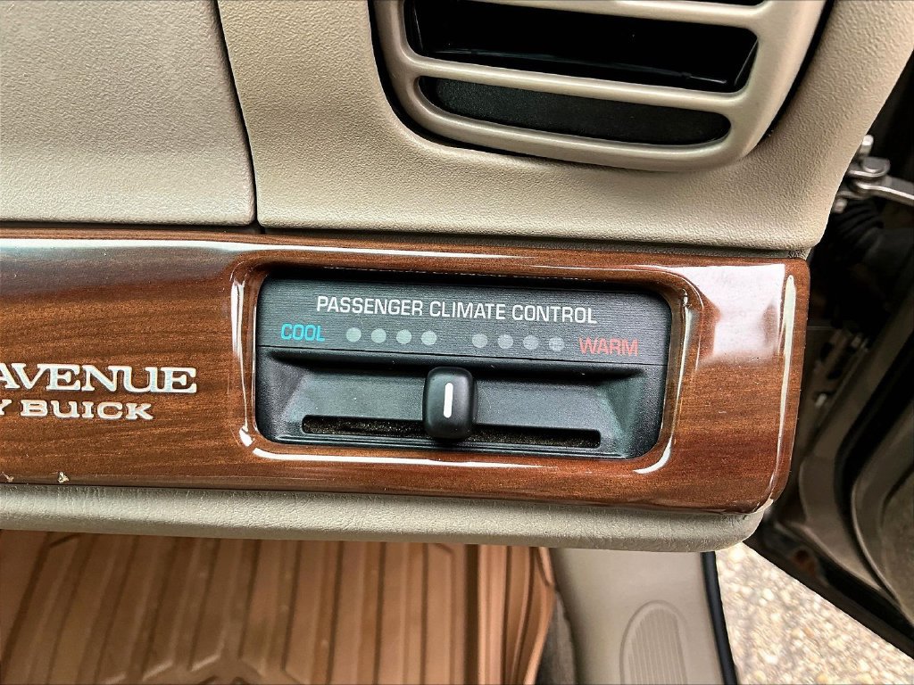 Used 2003 Buick Park Avenue FWD image 16
