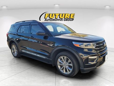 Used 2023 Ford Explorer XLT w/ Equipment Group 202A AWD/4WD image 1