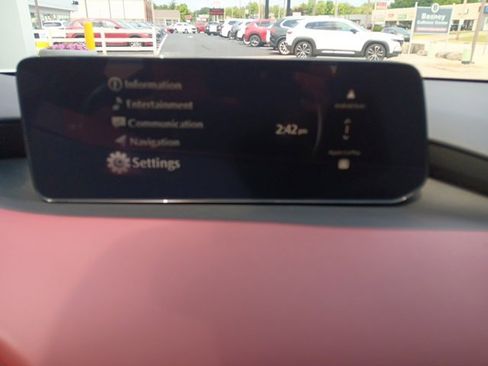 Certified 2025 MAZDA MAZDA3 Hatchback w/Premium Plus Pkg image 33