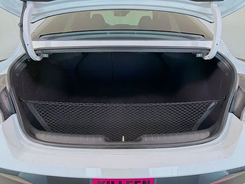 Used 2024 Hyundai Elantra SEL w/ Convenience Package image 28