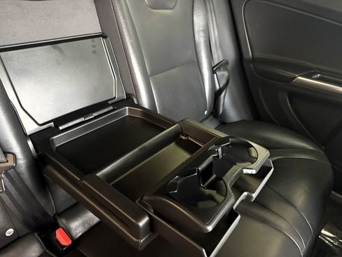 Used 2018 Volvo V60 T5 Cross Country w/ Convenience Package image 52