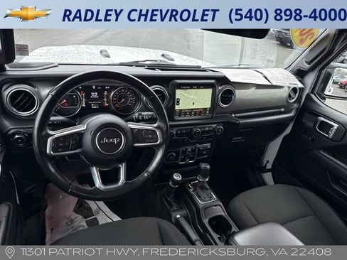 Used 2022 Jeep Wrangler Unlimited Sahara w/ Cold Weather Group image 14