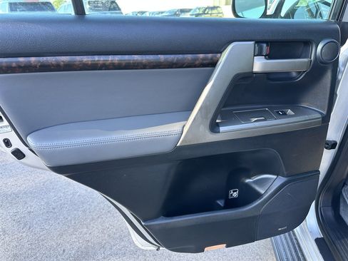 Used 2008 Toyota Land Cruiser image 16