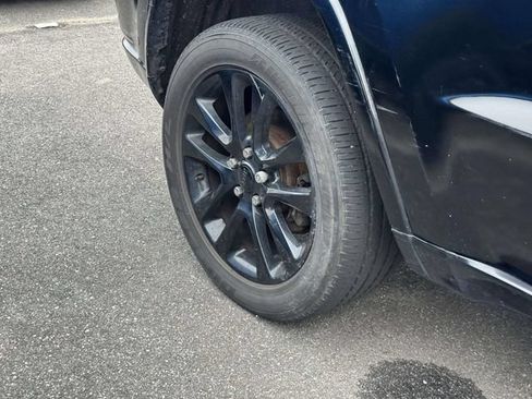 Used 2019 Jeep Grand Cherokee Altitude AWD/4WD image 8