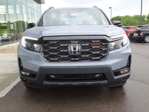 Used 2025 Honda Passport TrailSport image 8