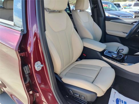 Certified 2025 BMW X4 xDrive30i image 24