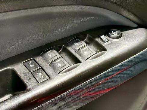 Used 2018 Chevrolet Colorado Z71 AWD/4WD image 17