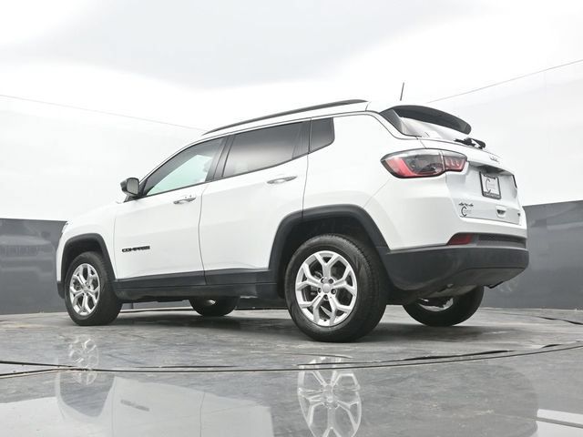 Used 2024 Jeep Compass Latitude AWD/4WD image 56