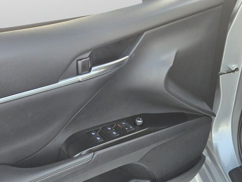 Used 2019 Toyota Camry XSE FWD image 8