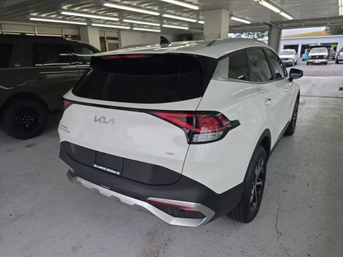 Certified 2023 Kia Sportage EX AWD/4WD image 5