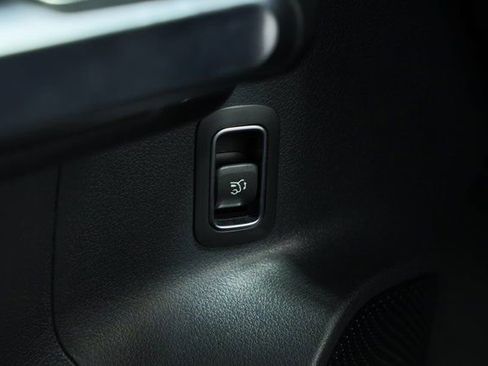 Used 2024 Mercedes-Benz GLB 250 image 34