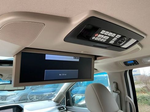 Used 2012 Honda Odyssey Touring image 11