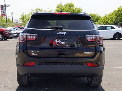 Certified 2022 Jeep Compass Latitude image 7