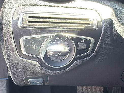 Used 2019 Mercedes-Benz C 300 4MATIC Sedan image 23