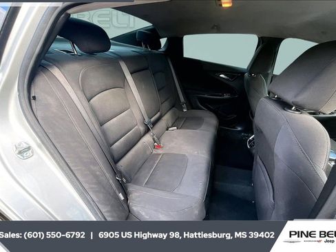 Used 2020 Chevrolet Malibu LT image 20