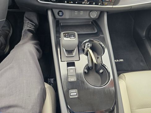 Used 2026 Nissan Rogue SV image 26