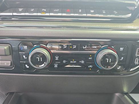 Used 2024 Chevrolet Silverado 2500 ZR2 w/ Technology Package image 40