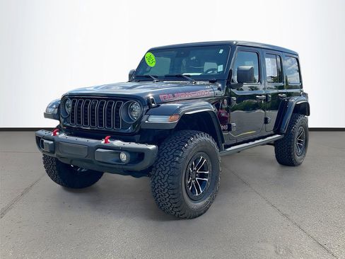 Used 2025 Jeep Wrangler Unlimited Rubicon image 3