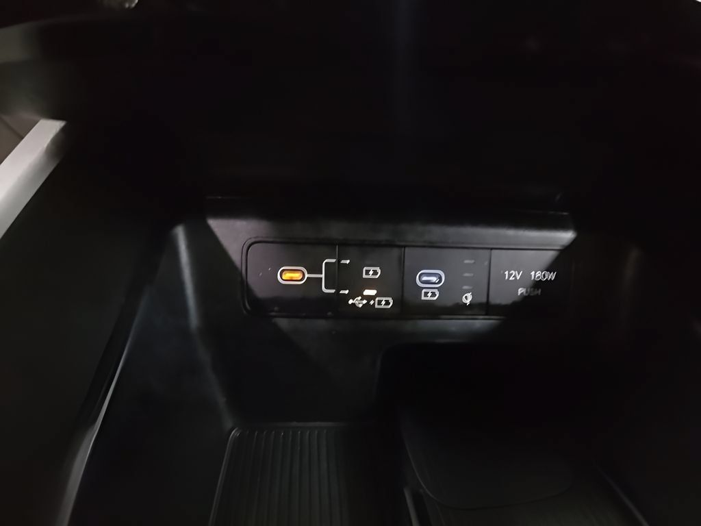 Used 2025 Hyundai Tucson SEL AWD/4WD image 34