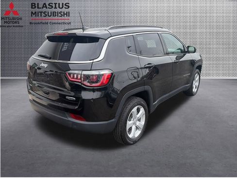 Used 2022 Jeep Compass Latitude AWD/4WD image 9