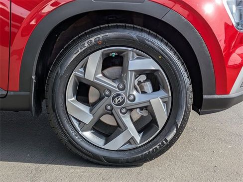 Used 2023 Hyundai Venue SEL image 7