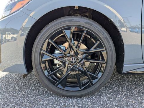 New 2025 Nissan Sentra SR w/ SR Premium Package image 12