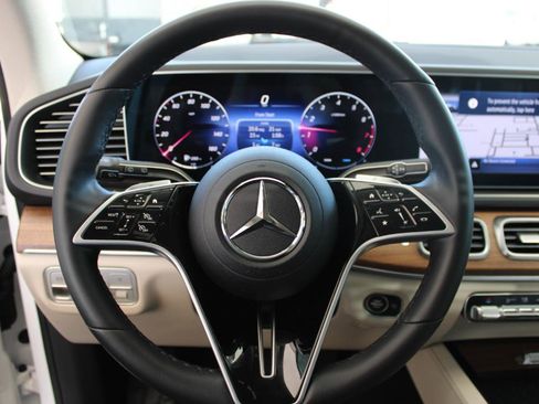 Used 2025 Mercedes-Benz GLE 350 4MATIC image 23