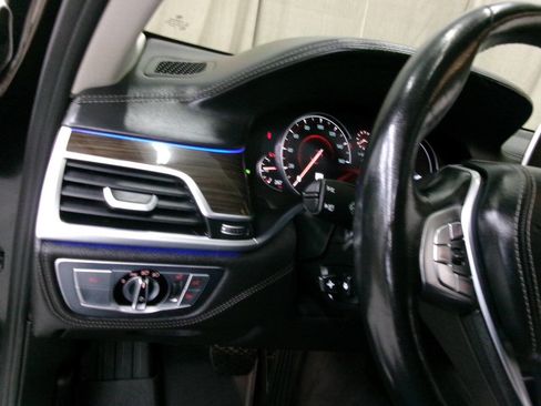 Used 2016 BMW 750i xDrive image 32