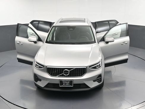 Used 2023 Volvo XC40 B5 Plus w/ Driver Assist Package AWD/4WD image 34