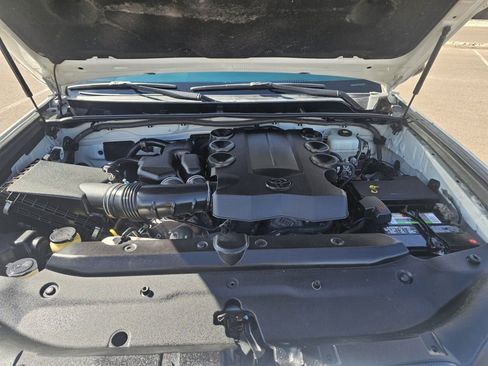 Used 2019 Toyota 4Runner TRD Off-Road AWD/4WD image 51