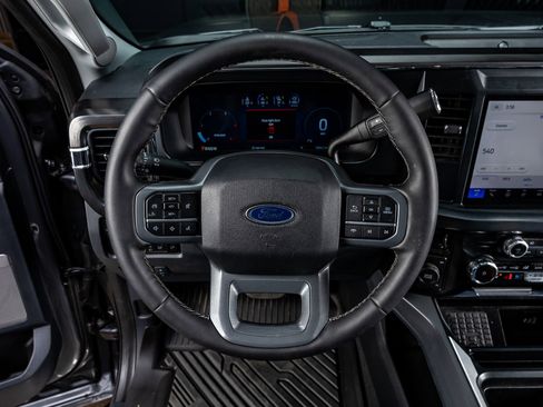 Used 2025 Ford F350 Lariat image 19