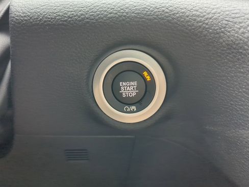 New 2026 Chrysler Pacifica Select image 25