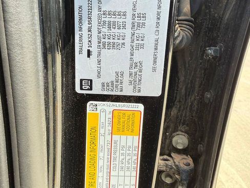 Used 2025 GMC Yukon XL Denali AWD/4WD image 10