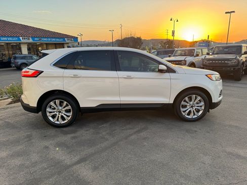 Used 2023 Ford Edge Titanium image 2
