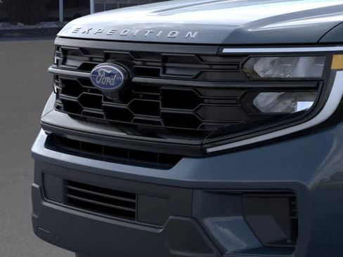 New 2026 Ford Expedition Active image 17