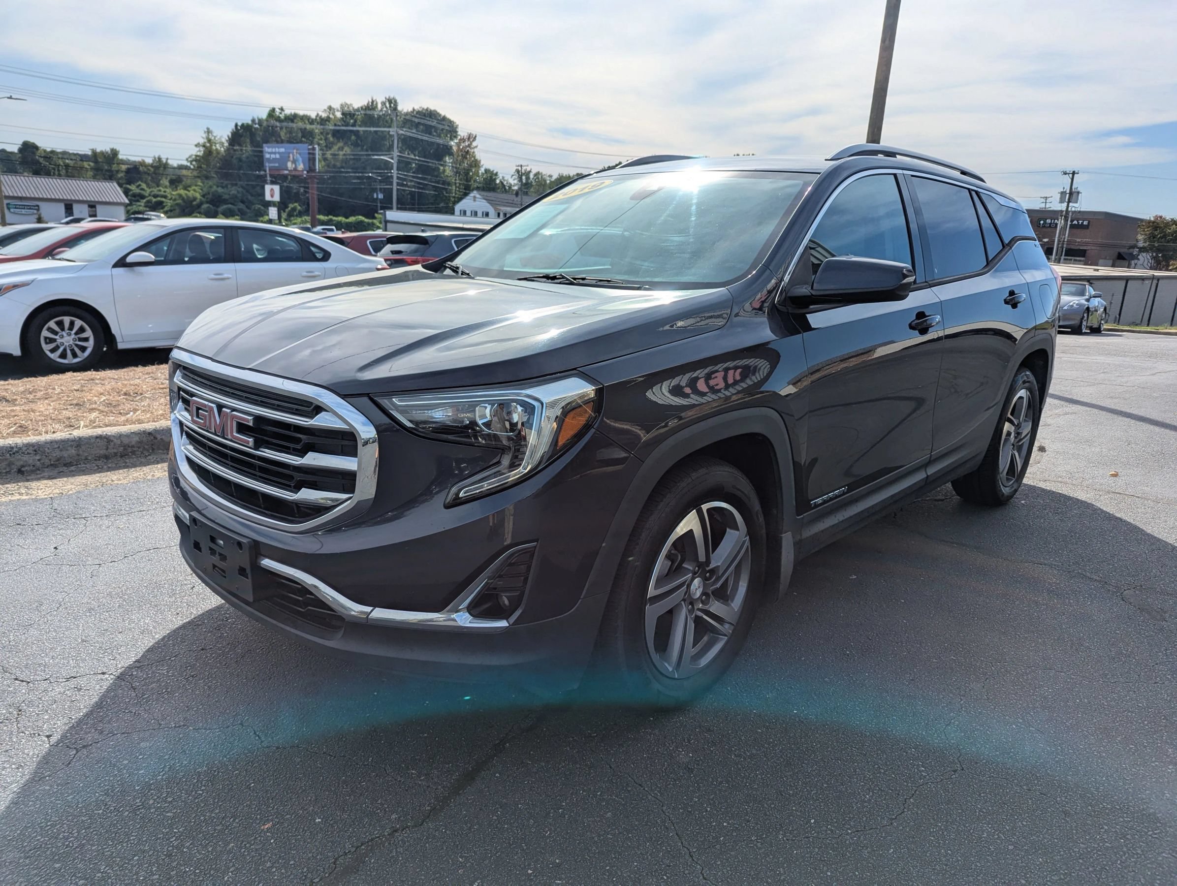 Used 2019 GMC Terrain SLT w/ Preferred Package FWD image 3