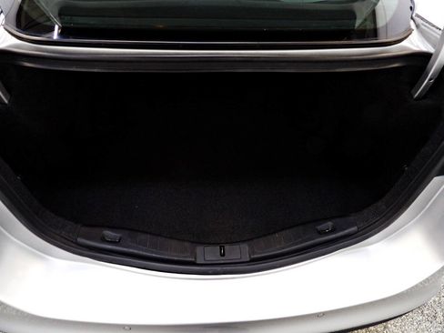 Used 2018 Ford Fusion SE w/ Fusion SE Technology Package FWD image 12