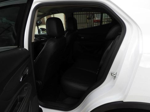 Used 2021 Buick Encore Preferred AWD/4WD image 22