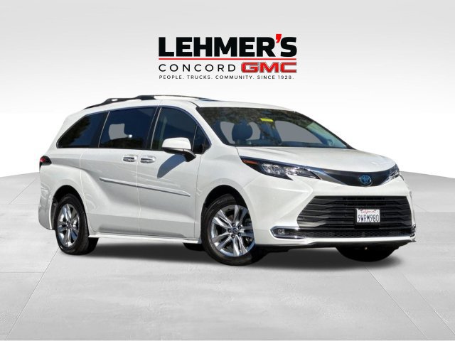 Used 2022 Toyota Sienna XLE w/ XLE Plus Package FWD 360° Tour