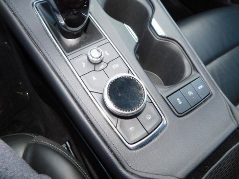 Used 2024 Cadillac XT4 Premium Luxury image 23