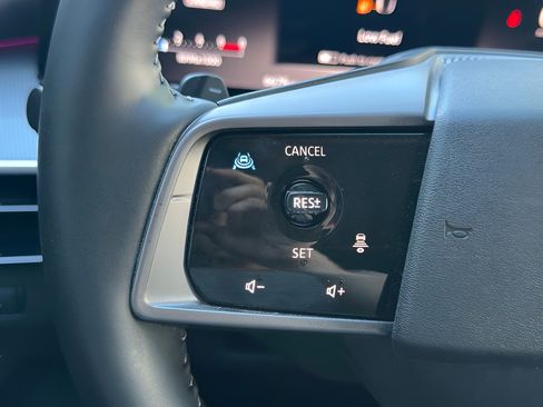 Used 2025 Nissan Murano Platinum AWD/4WD image 18