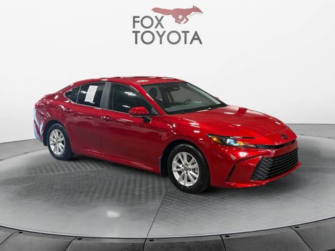 Used 2025 Toyota Camry LE w/ Convenience Package FWD image 8
