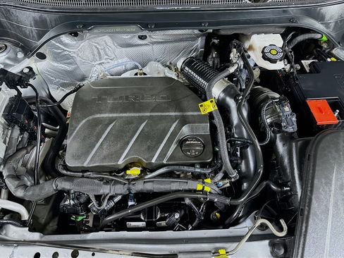 Used 2024 Chevrolet Trax ACTIV w/ Sunroof Package image 32