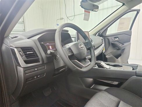 New 2025 Nissan Rogue SV image 18