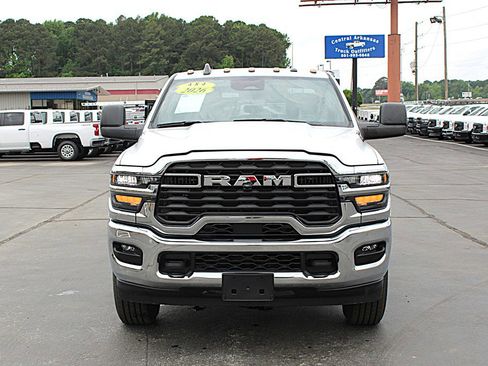 Used 2026 RAM 2500 Tradesman w/ Chrome Appearance Group AWD/4WD image 8