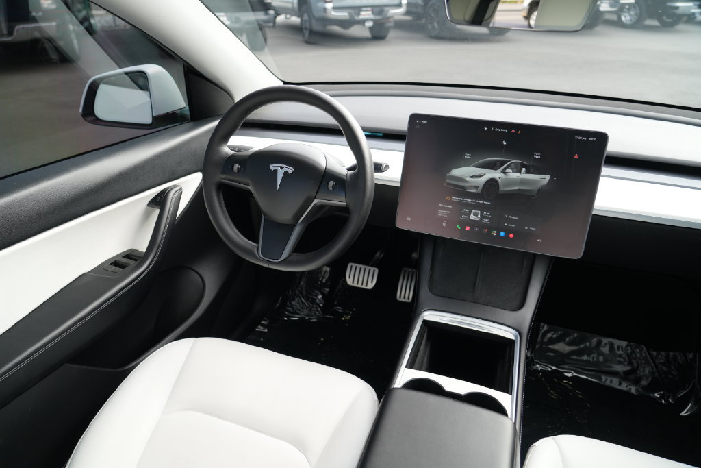 Used 2022 Tesla Model Y Performance AWD/4WD image 22