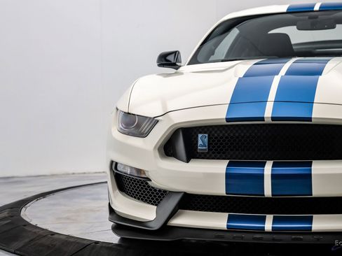Used 2020 Ford Mustang Shelby GT350R w/ GT350R Equipment Group 920A RWD image 37