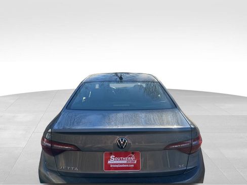 Used 2024 Volkswagen Jetta SE image 14